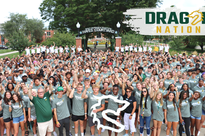 welcome weekend group shot in hayes courtyard