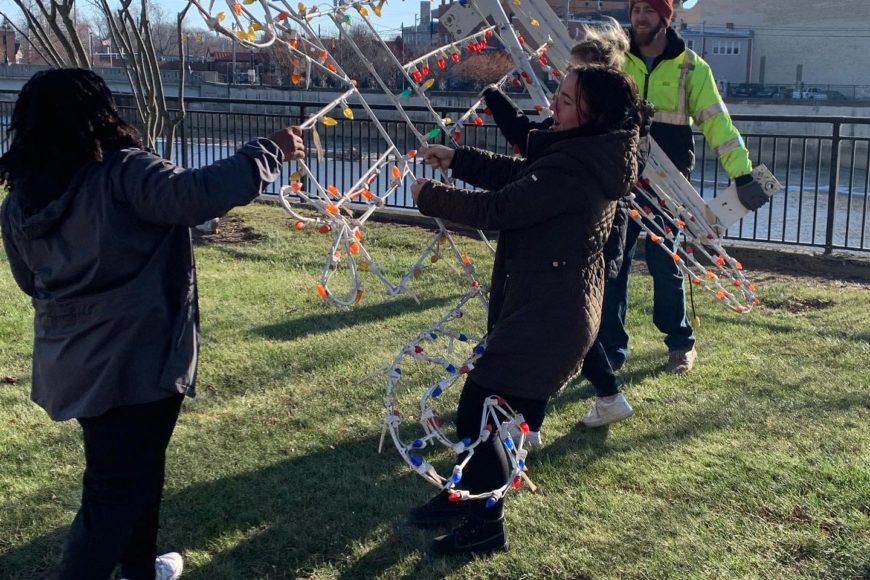 tiffin students decorating the city of tiffin for the holidays