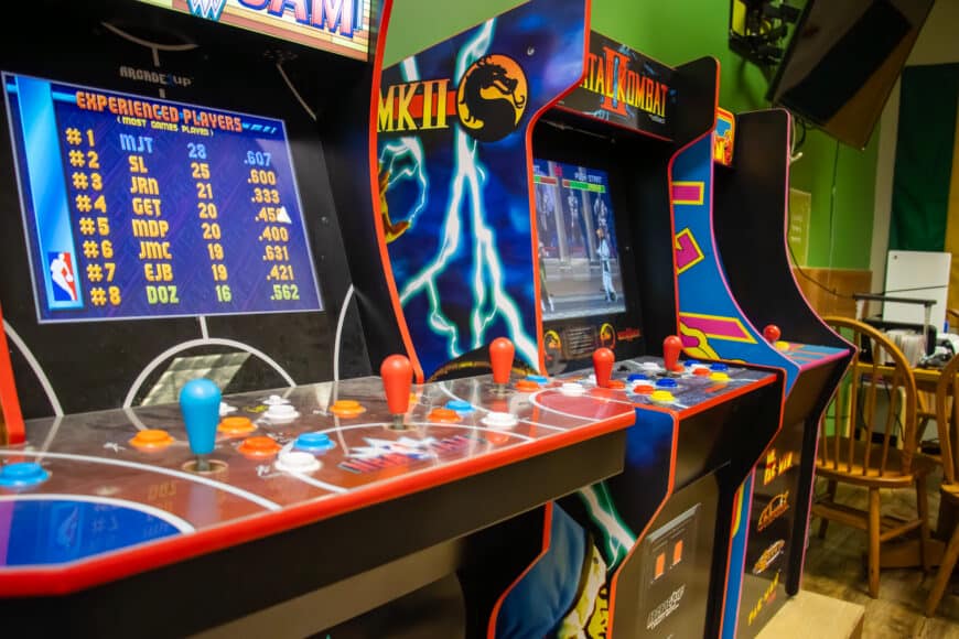 arcade machines in dragons lair